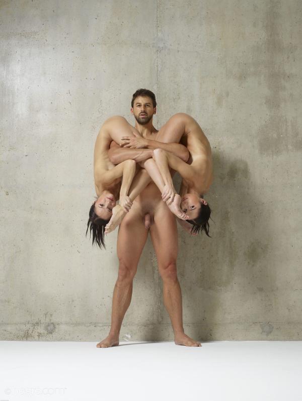 Džuljetos ir Magdalenos akrobatų trio #58