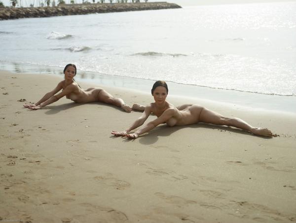 Julietta et Magdalena nudistes souples #42